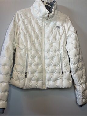 The North Face Women's Holladown Crop Jacket white grey winter jacket